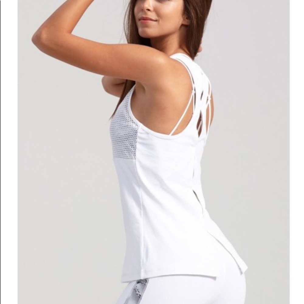 Yoga tank by Heladagen never worn fits like small